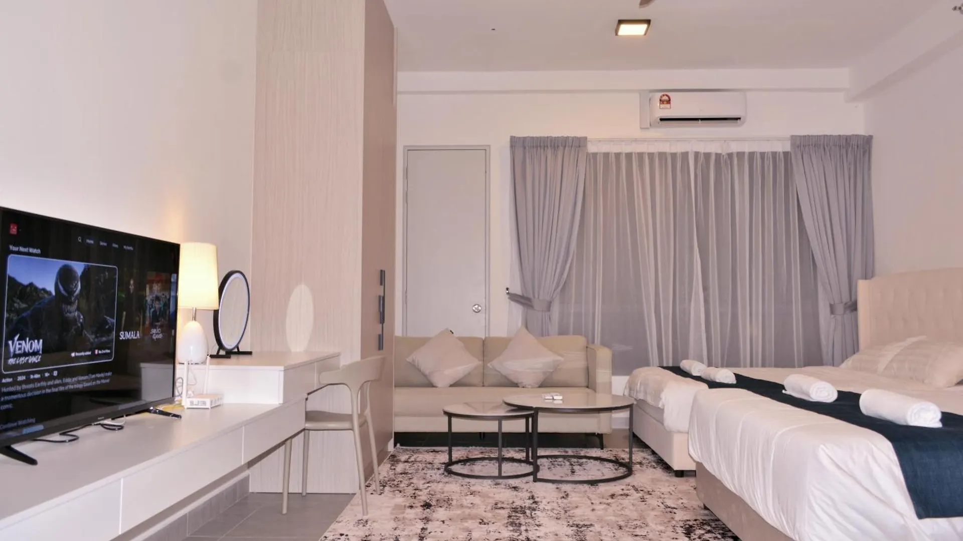 Modern Suite Sunsuria Setia Alam At Shah Alam 5*,